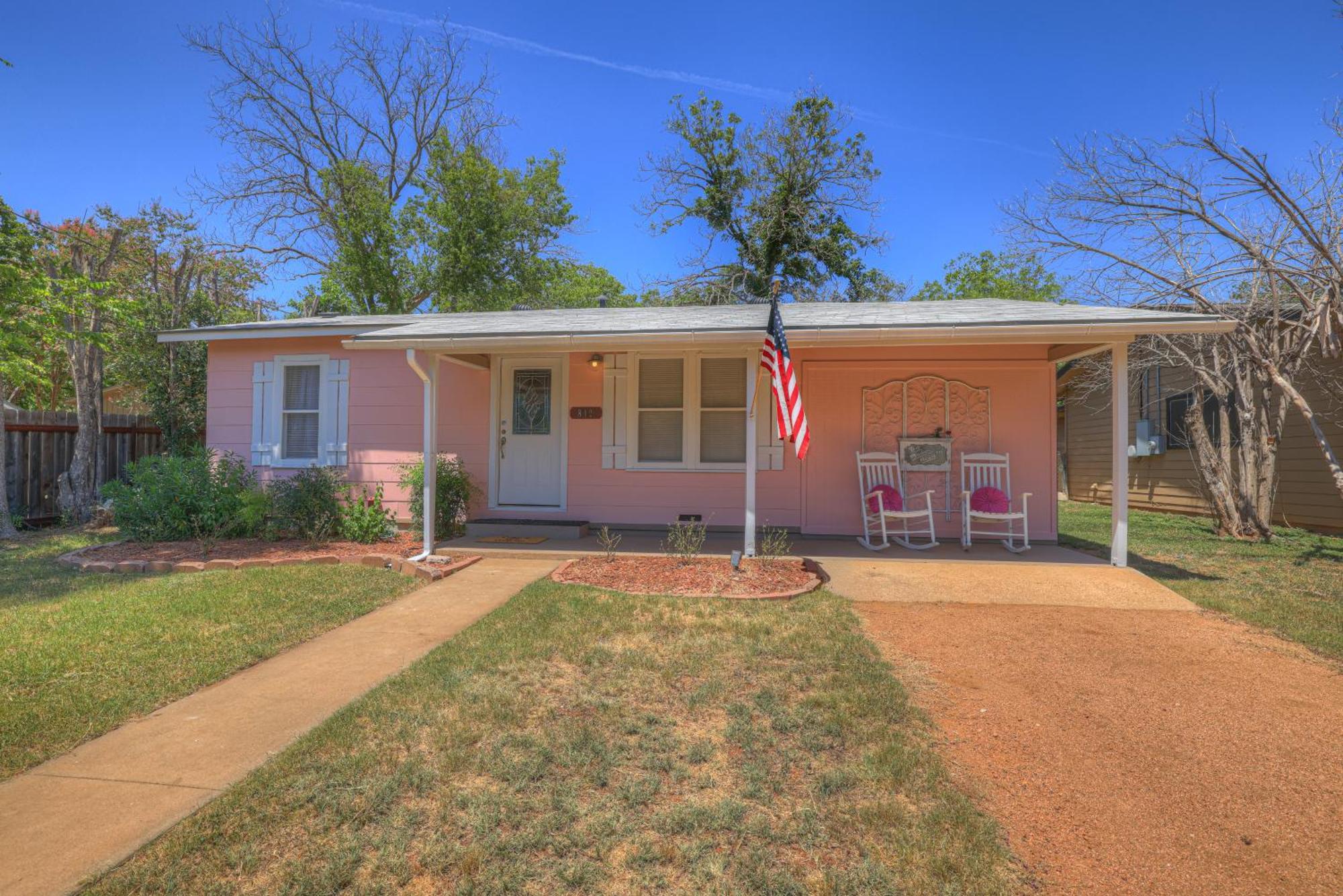 Marilyn House Iconic Charm 3 Mins To Downtown! Villa Fredericksburg Exterior photo